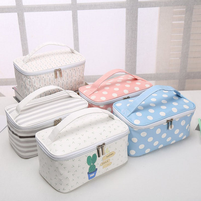 Outdoor Travel Storage Polka Dot Wash Bag